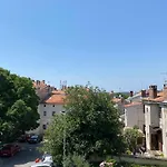 City Vibes Apartment